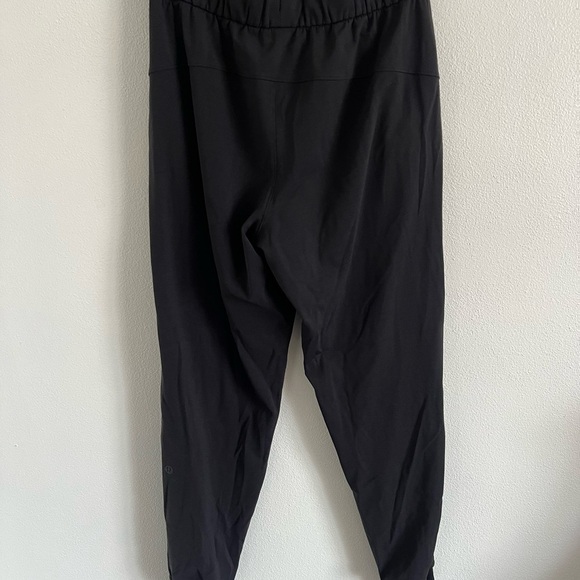 Lululemon On the Fly Jogger, size 4 - Picture 3 of 5